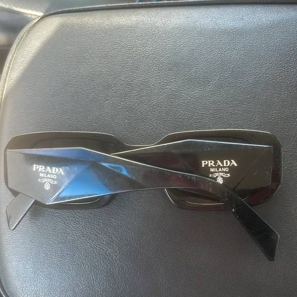 Prada black sunglasses NOT NEW Travis Barker SPR 17 W size 49. scratched lenses - Picture 3 of 4